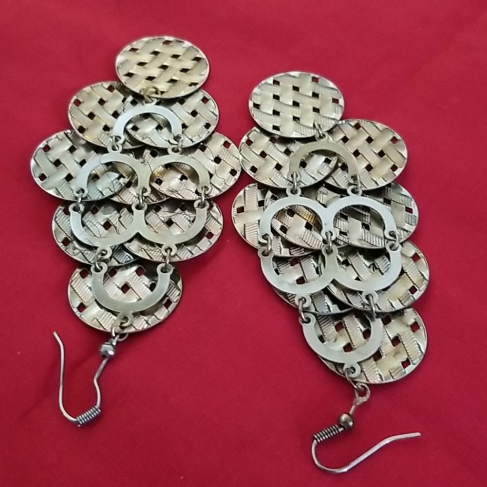 Antique Goldtone Disc Earrings - Picture 2 of 4